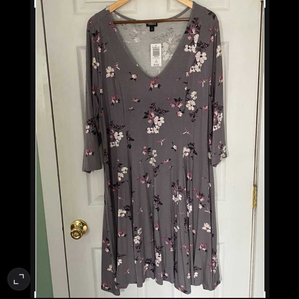 Torrid Dress NWT Floral 3/4 Sleeve Size 2